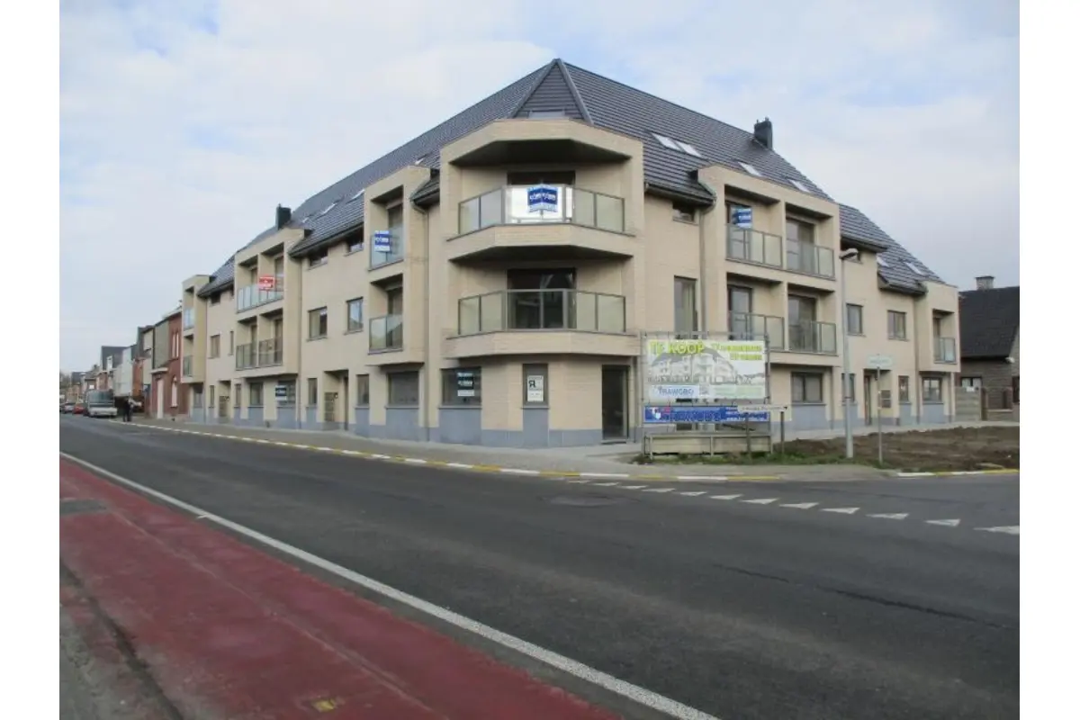 Parking & garage te  koop in Ninove 9400 25000.00€  slaapkamers m² - Zoekertje 677