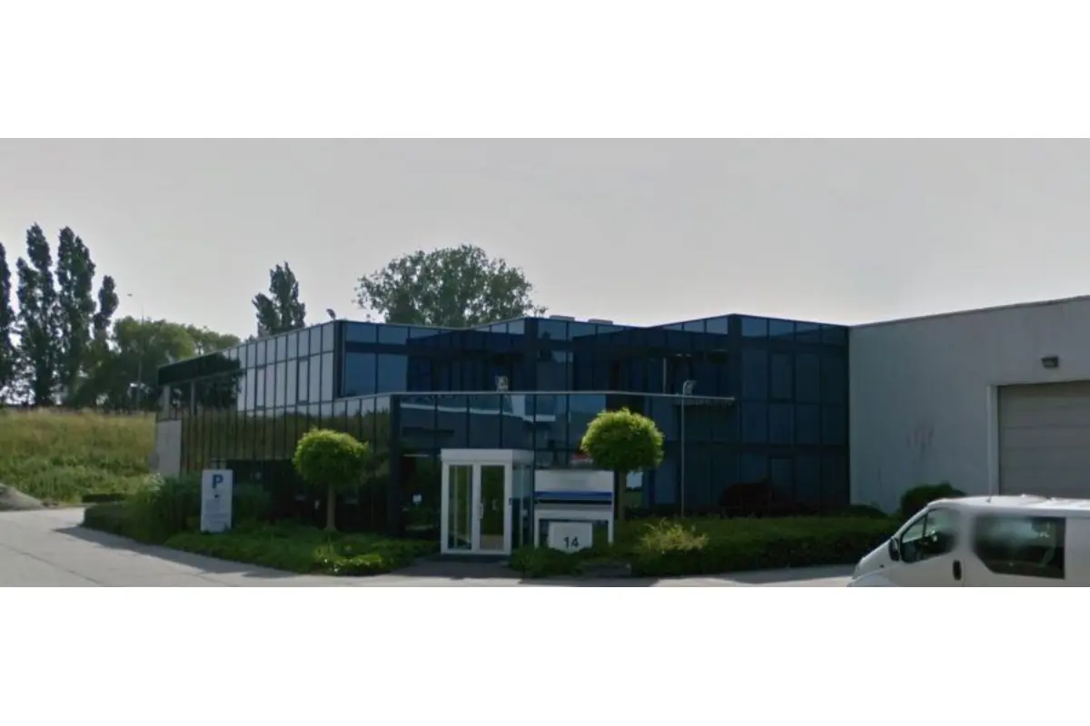 Handelszaak te  huur in Temse 9140 3450.00€  slaapkamers m² - Zoekertje 1105