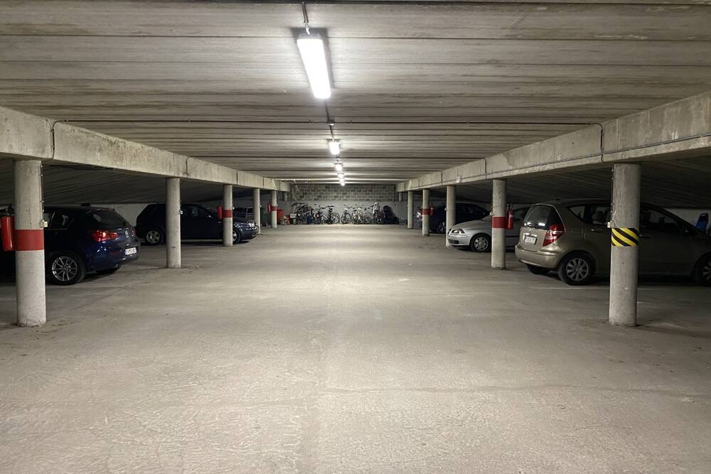 Parking & garage te  koop in Sint-Amandsberg 9040 15000.00€ 0 slaapkamers m² - Zoekertje 911536