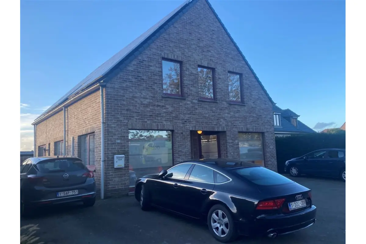 Handelszaak te  huur in Sint-Gillis-Waas 9170 1750.00€  slaapkamers 207.00m² - Zoekertje 8739