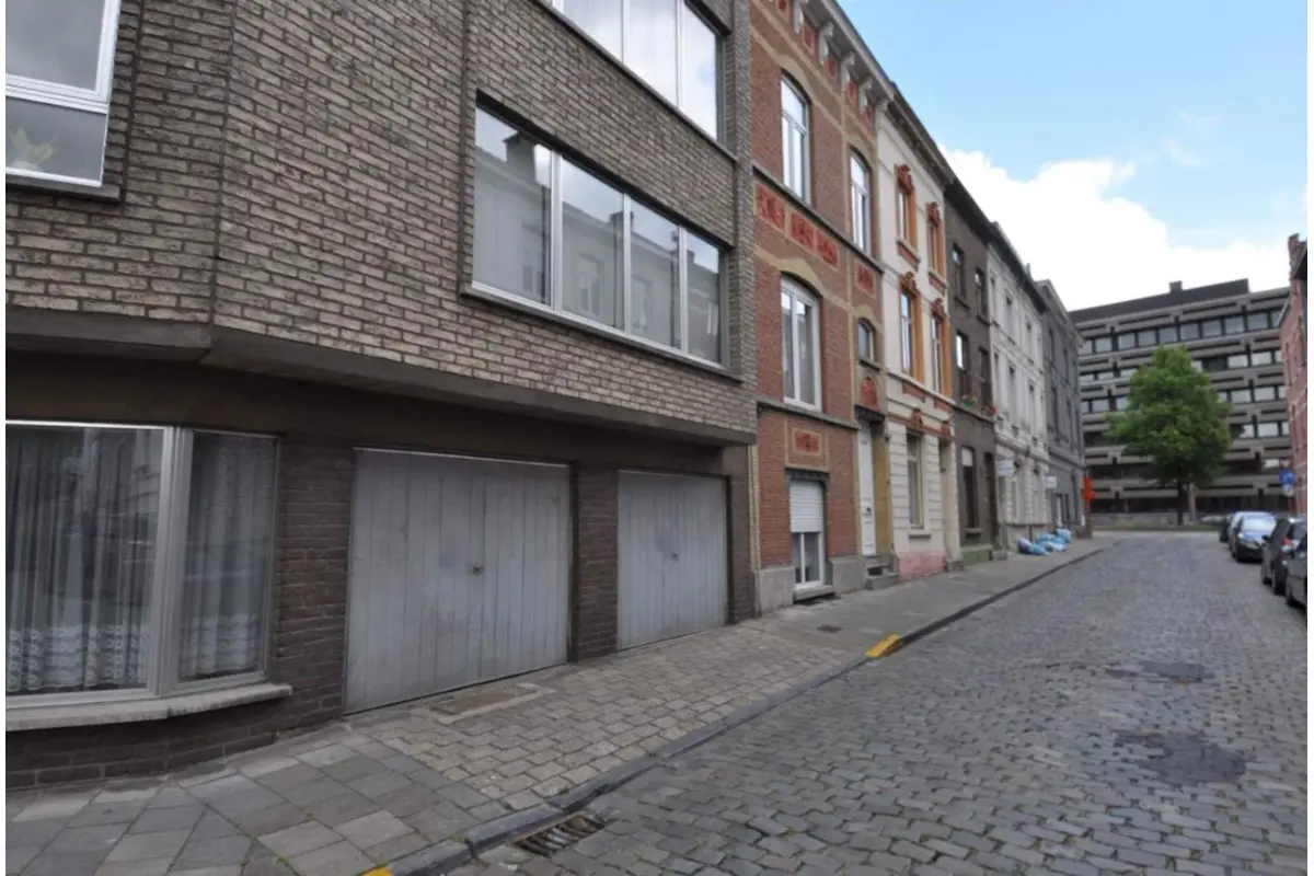 Parking & garage te  huur in Gent 9000 85.00€  slaapkamers m² - Zoekertje 9725