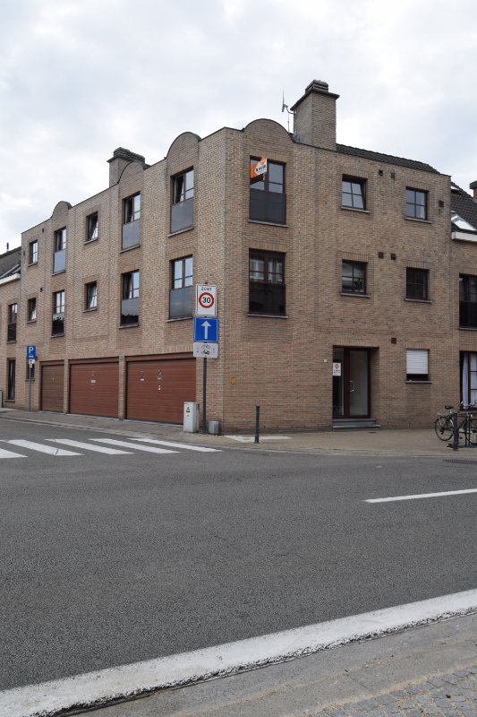 Parking & garage te  koop in Sint-Gillis-bij-Dendermonde 9200 30000.00€  slaapkamers m² - Zoekertje 1083581