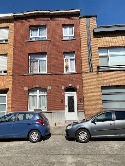 Huis te  koop in Sint-Gillis-bij-Dendermonde 9200 274000.00€ 5 slaapkamers m² - Zoekertje 1083579