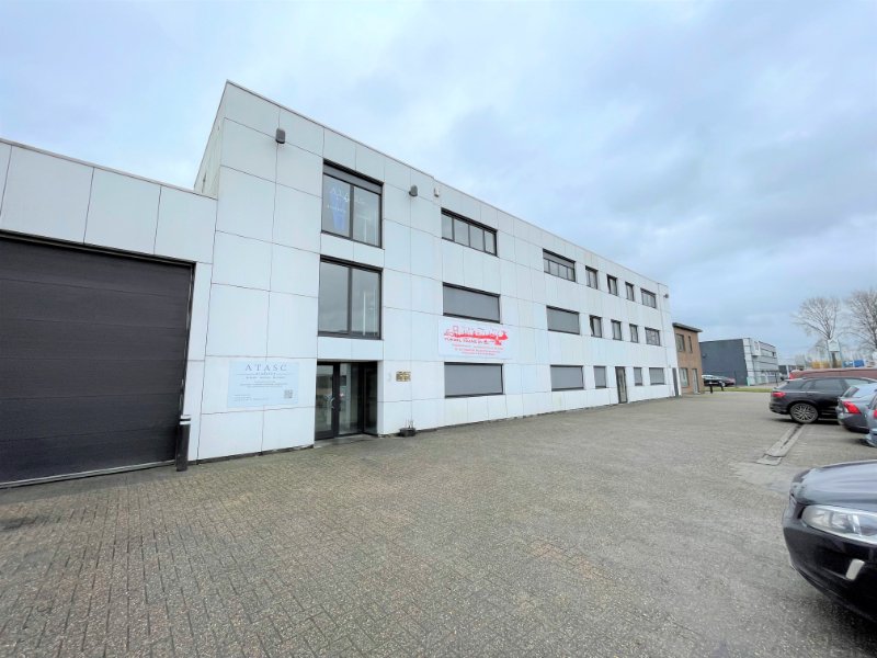 Kantoor te  huur in Sint-Niklaas 9100 1650.00€  slaapkamers 180.00m² - Zoekertje 83192
