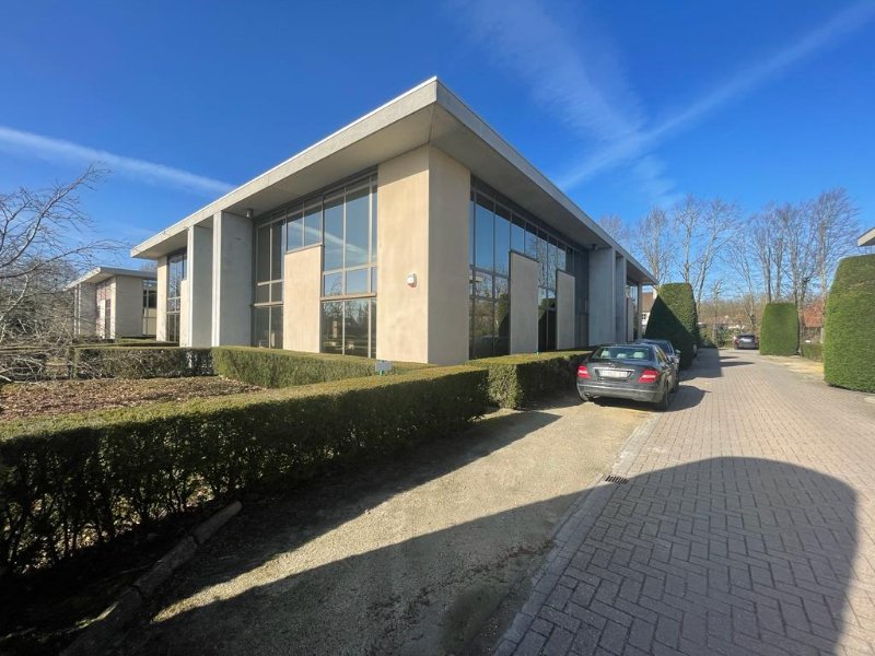 Kantoor te huur in Deurle 9831 2541.00€ slaapkamers 305.00m² - Zoekertje 83186