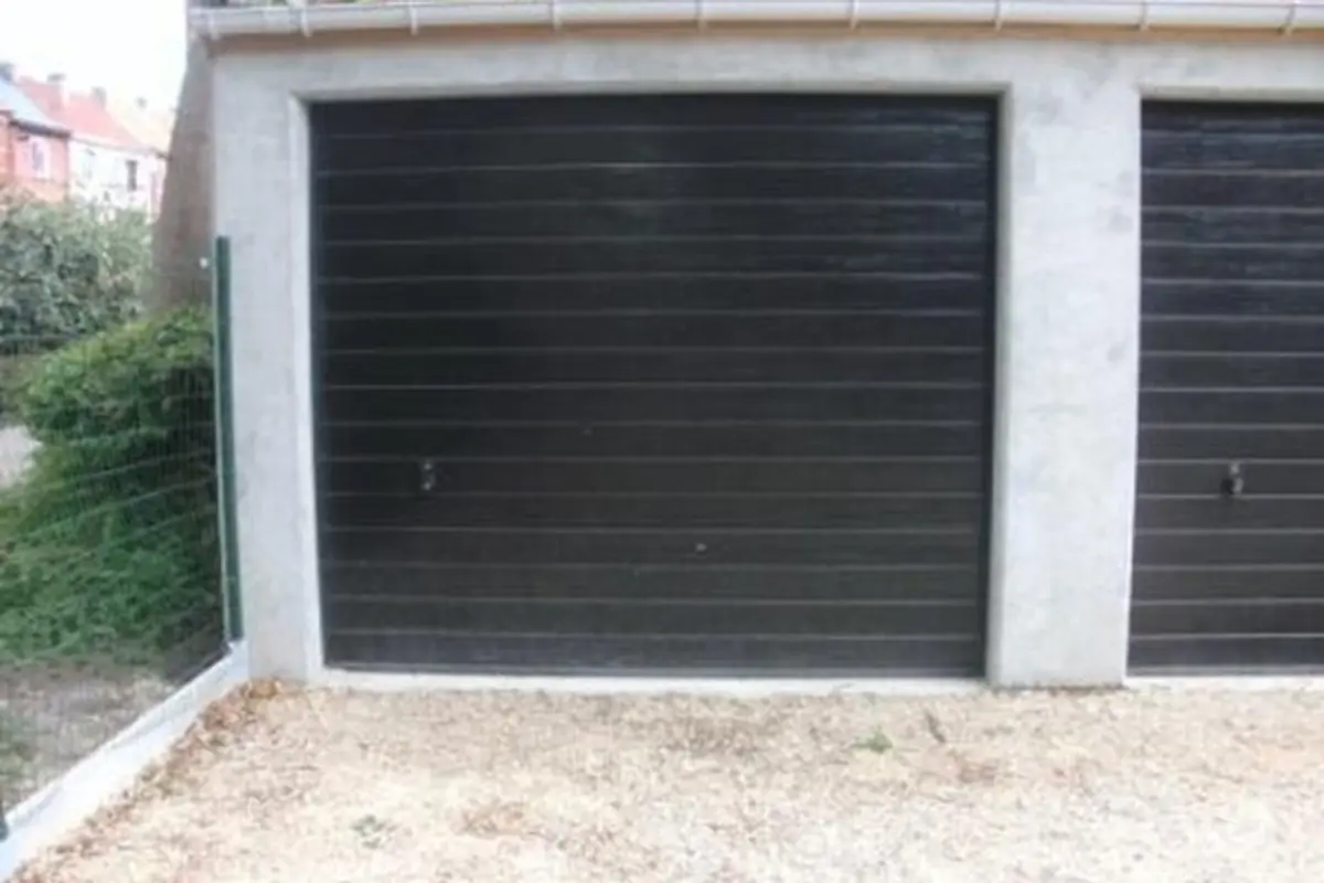 Parking & garage te  huur in Zottegem 9620 85.00€  slaapkamers m² - Zoekertje 17247