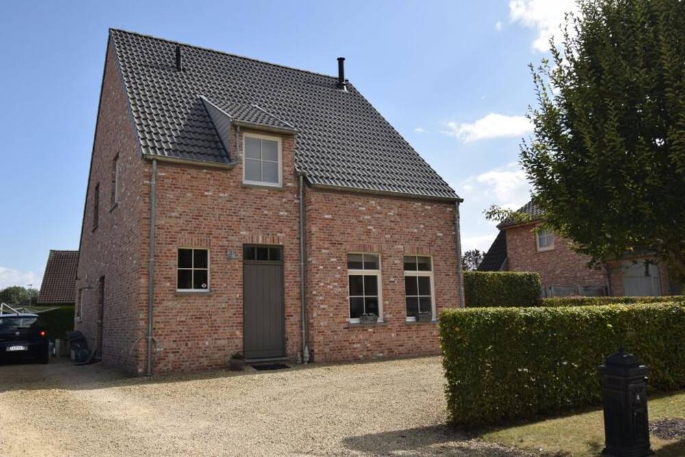 Huis te  koop in Nederename 9700 469732.00€ 3 slaapkamers m² - Zoekertje 1255297