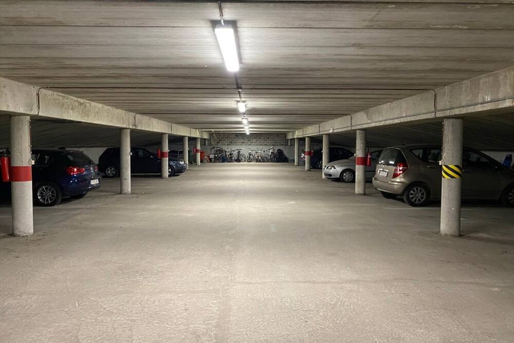 Parking & garage te  huur in Sint-Amandsberg 9040 70.00€  slaapkamers m² - Zoekertje 1124039