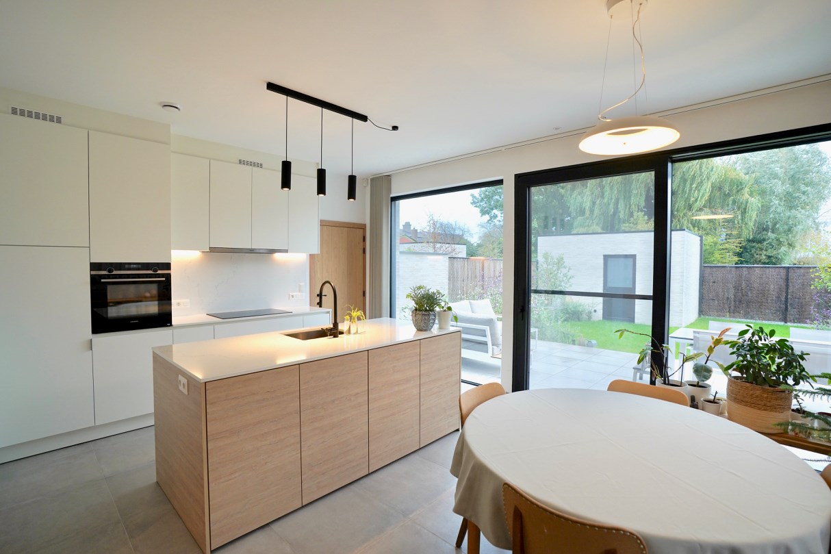 Huis te koop in Oosteeklo 9968 499000.00€ 3 slaapkamers 155.00m² - Zoekertje 84357