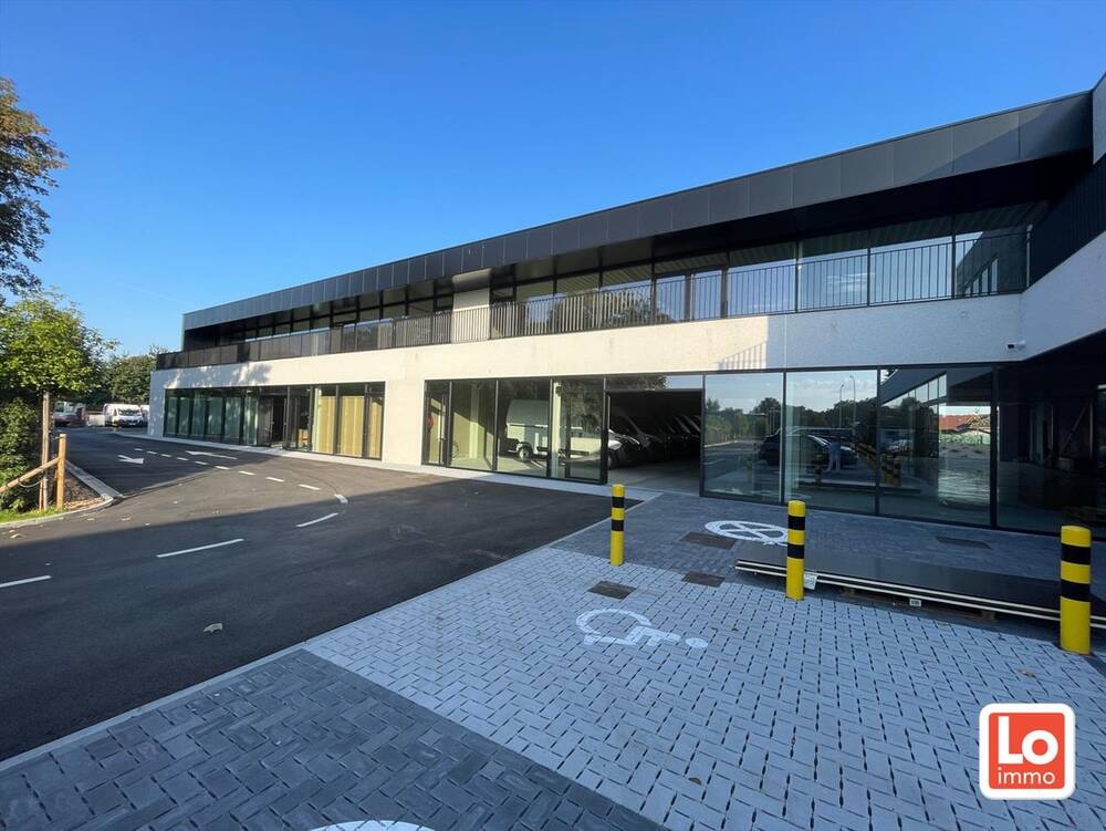 Handelszaak te huur in Lochristi 9080 3950.00€ slaapkamers m² - Zoekertje 19782
