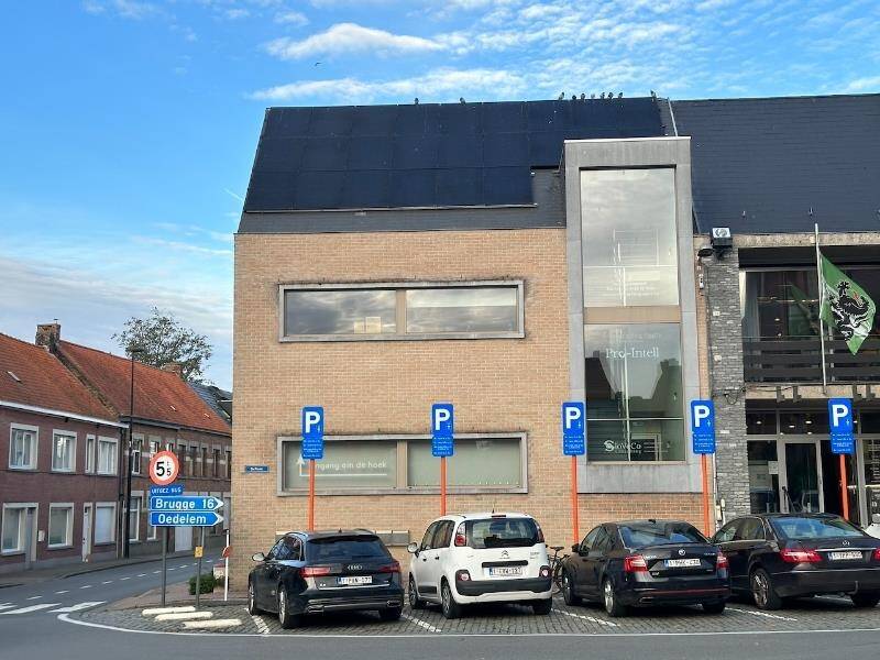 Handelszaak te  huur in Knesselare 9910 650.00€  slaapkamers 55.00m² - Zoekertje 21030