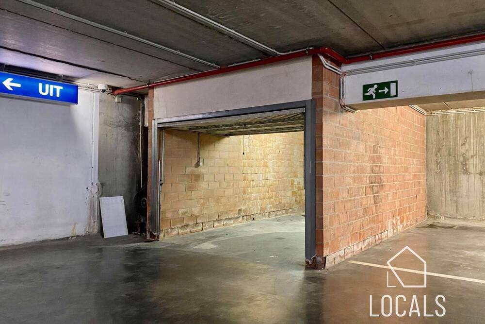 Parking & garage te  koop in Aalst 9300 27000.00€  slaapkamers m² - Zoekertje 1186813