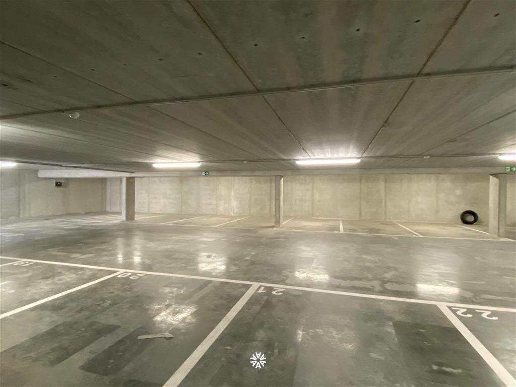 Parking & garage te koop in Sint-Niklaas 9100 17000.00€ slaapkamers m² - Zoekertje 22795