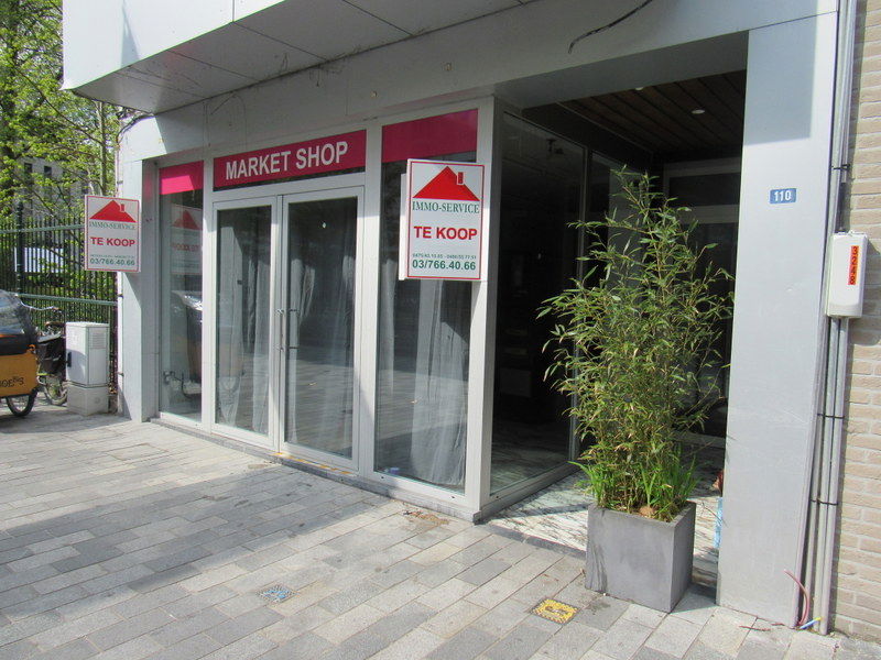 Commerciële ruimte te koop in Sint-Niklaas 9100 285000.00€ 3 slaapkamers m² - Zoekertje 276362
