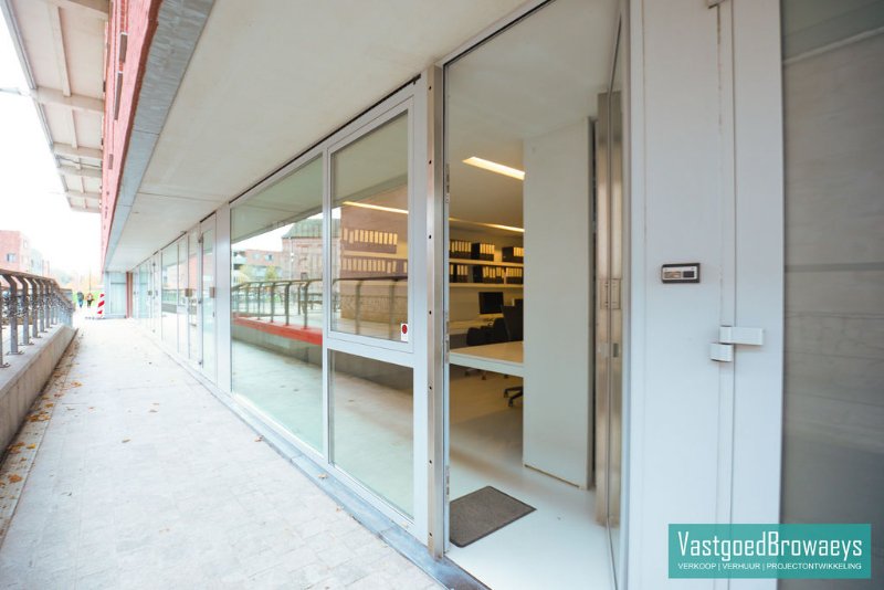 Commerciële ruimte te koop in Oudenaarde 9700 195000.00€ slaapkamers 67.00m² - Zoekertje 87131