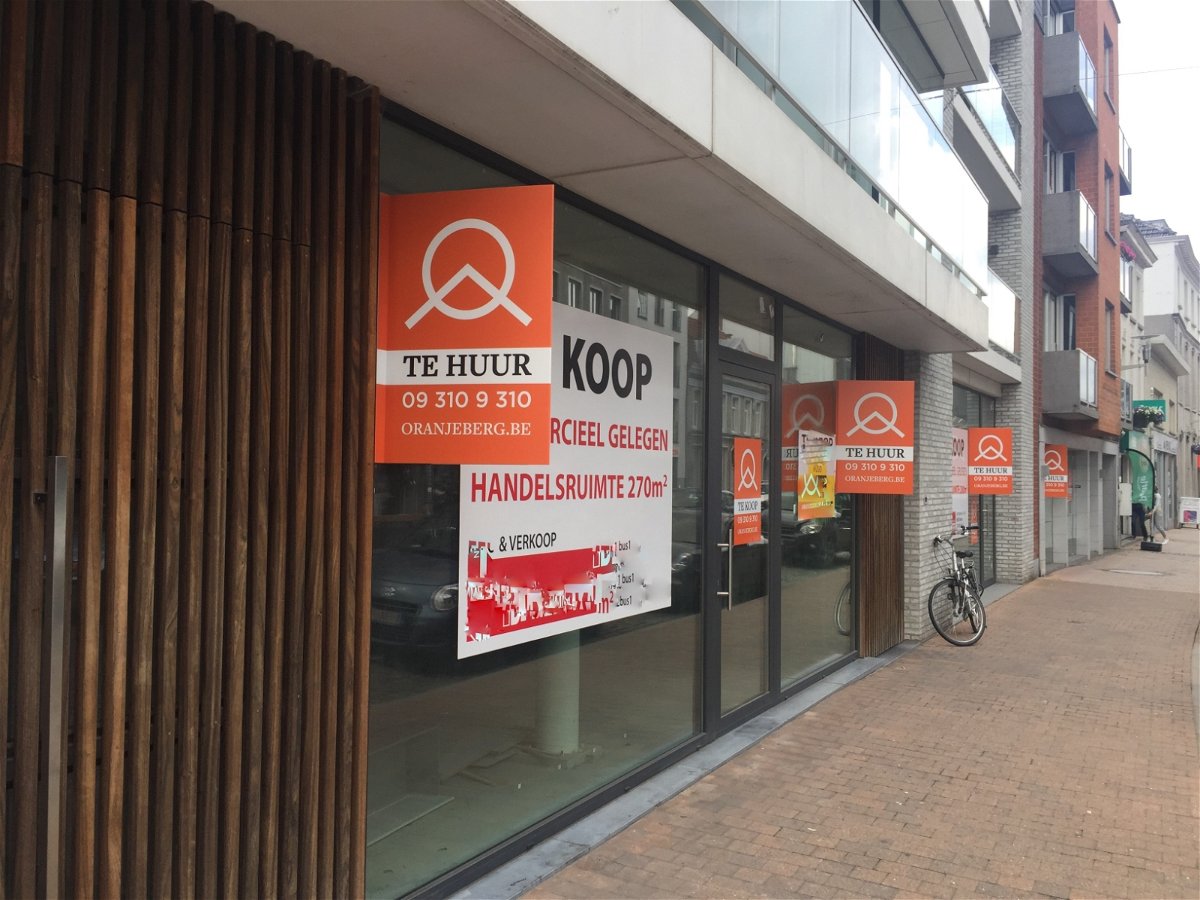 Commerciële ruimte te koop in Deinze 9800 670000.00€ slaapkamers 958.00m² - Zoekertje 87314