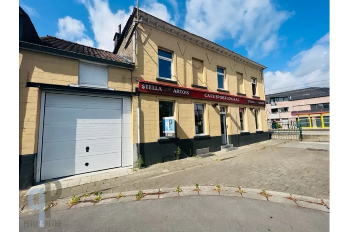 Handelszaak te  koop in Ninove 9400 219000.00€ 5 slaapkamers 245.00m² - Zoekertje 25251