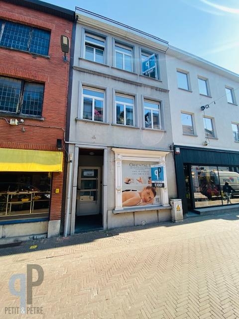 Handelszaak te  koop in Zottegem 9620 379000.00€ 2 slaapkamers m² - Zoekertje 25383