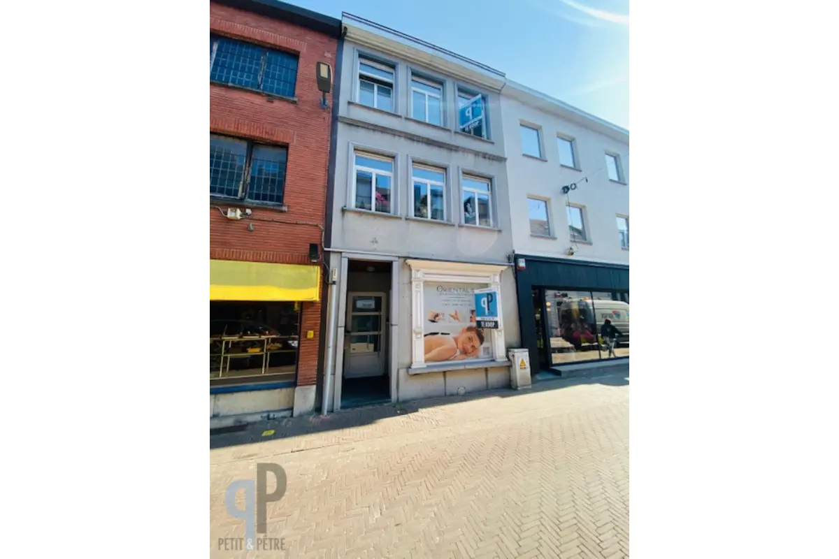 Handelszaak te  koop in Zottegem 9620 379000.00€ 2 slaapkamers m² - Zoekertje 25383