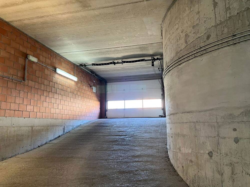 Parking & garage te koop in Sint-Amandsberg 9040 25000.00€ slaapkamers m² - Zoekertje 30794