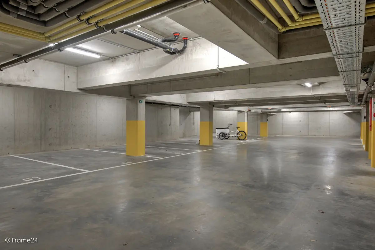 Parking & garage te  koop in Gent 9000 39000.00€  slaapkamers m² - Zoekertje 31065