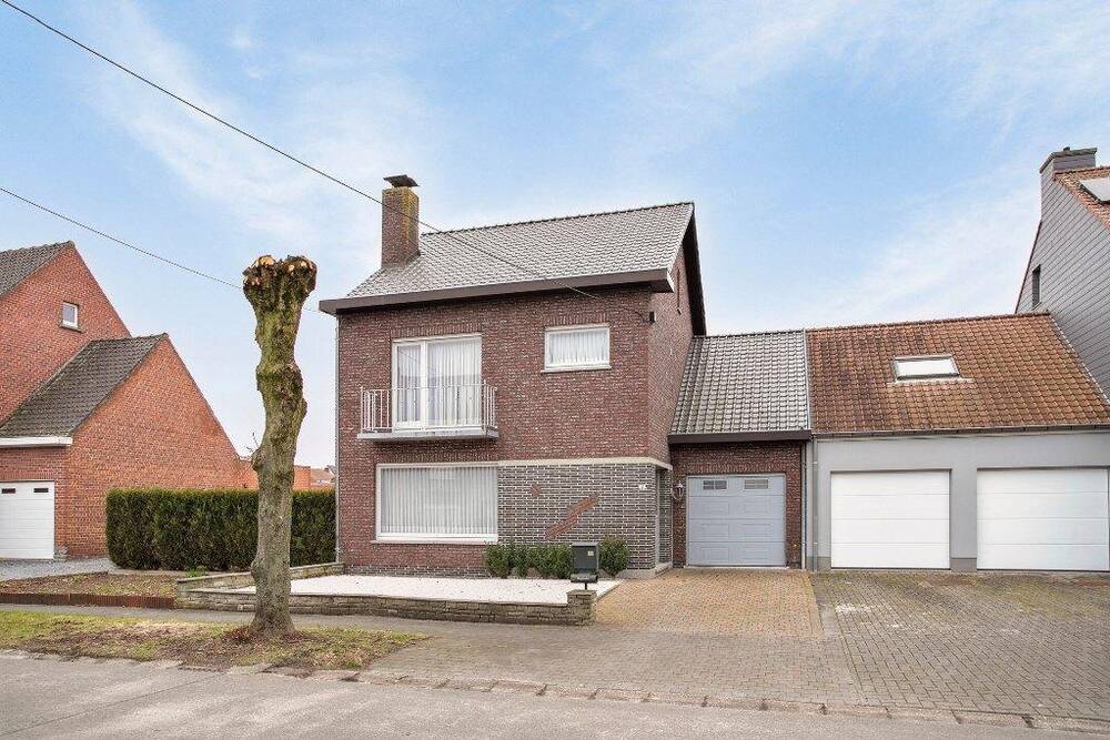 Huis te  koop in Zulte 9870 327000.00€ 4 slaapkamers m² - Zoekertje 1376794