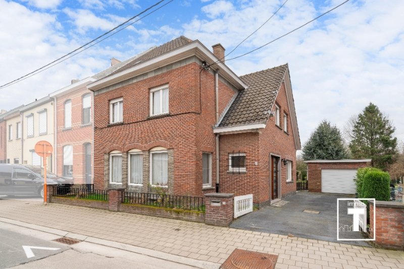 Huis te  koop in Melle 9090 399000.00€ 4 slaapkamers 206.00m² - Zoekertje 88961