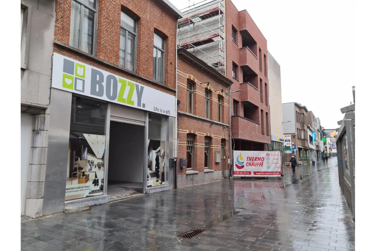 Handelszaak te  huur in Beveren-Waas 9120 2000.00€  slaapkamers 175.00m² - Zoekertje 34023