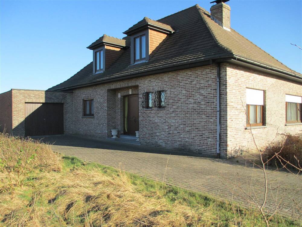 Villa te  koop in Moerbeke 9500 425000.00€ 4 slaapkamers m² - Zoekertje 1300348