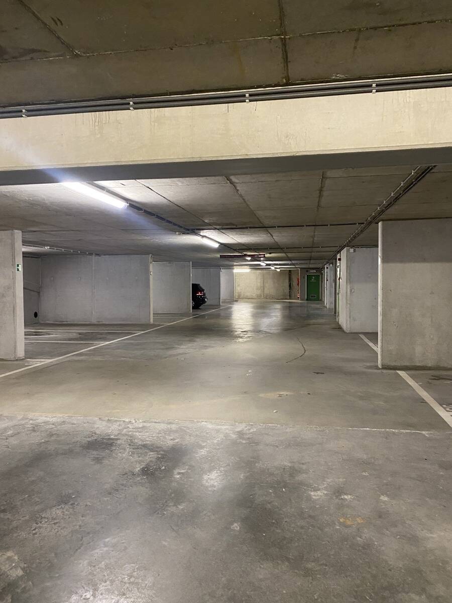 Parking & garage te  koop in Gent 9000 35000.00€  slaapkamers m² - Zoekertje 1305911