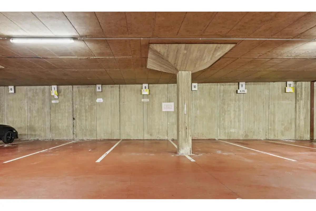 Parking & garage te  koop in Sint-Niklaas 9100 14000.00€  slaapkamers m² - Zoekertje 37275