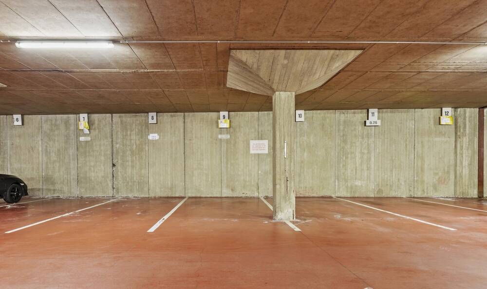 Parking & garage te  koop in Sint-Niklaas 9100 14000.00€  slaapkamers 14.00m² - Zoekertje 1309996