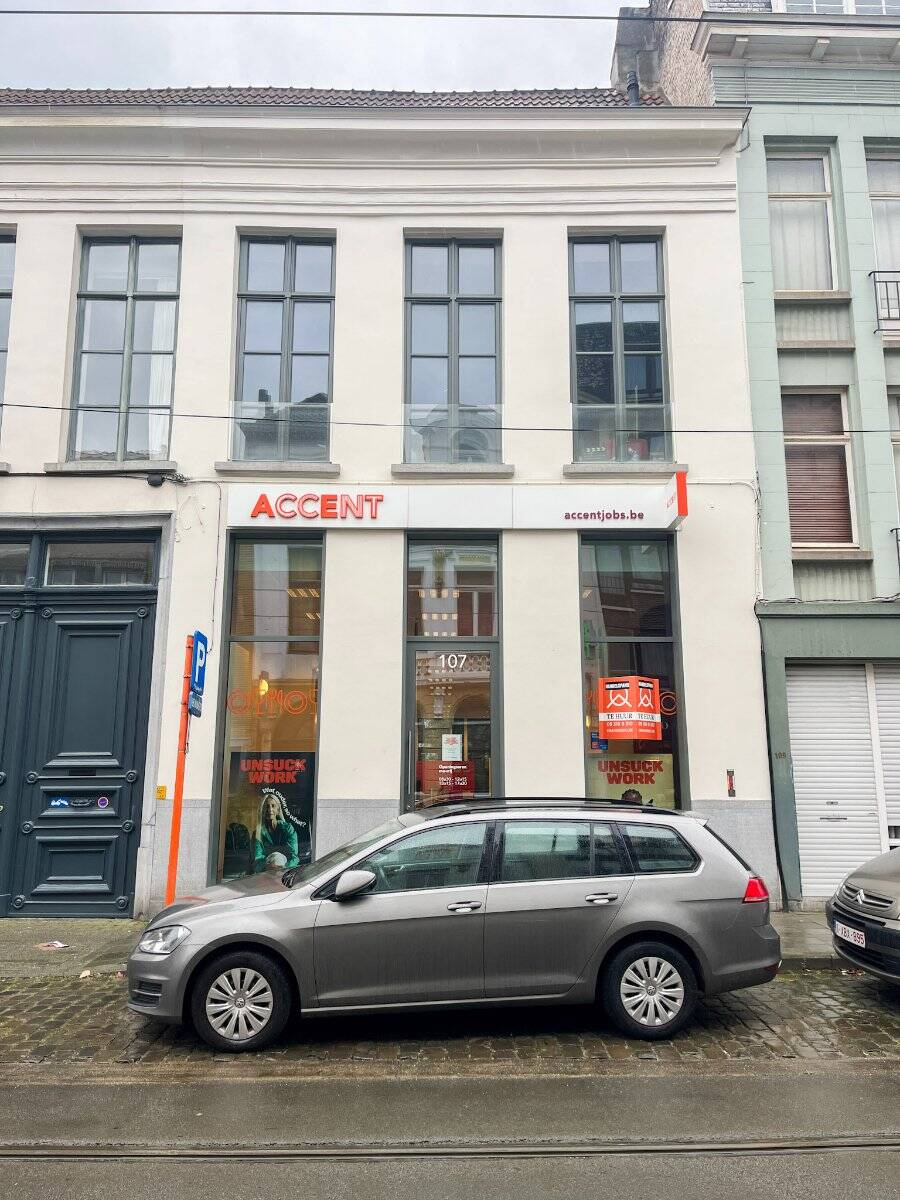 Commerciële ruimte te  huur in Gent 9000 2750.00€  slaapkamers m² - Zoekertje 1320238