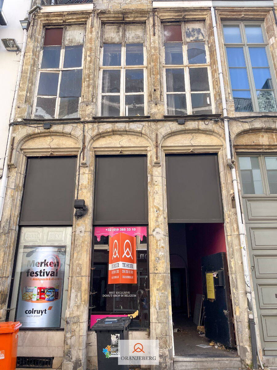 Commerciële ruimte te huur in Gent 9000 2500.00€ slaapkamers m² - Zoekertje 277677