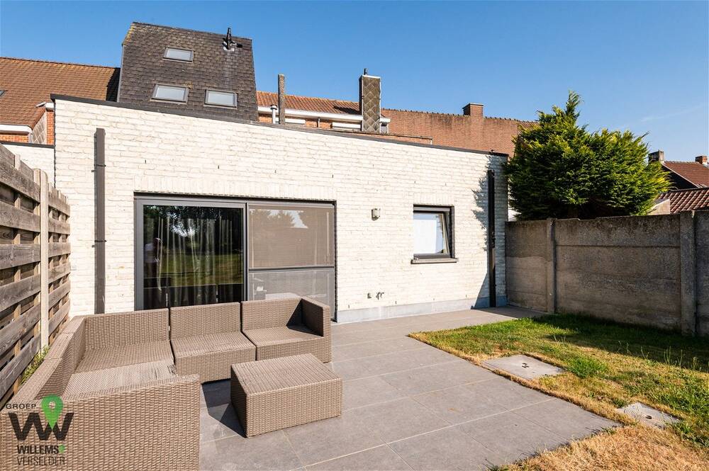 Appartementsgebouw te koop in Eeklo 9900 550000.00€ 5 slaapkamers 209.00m² - Zoekertje 89482