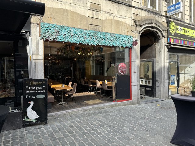 Commerciële ruimte te  koop in Aalst 9300 92900.00€  slaapkamers 156.00m² - Zoekertje 89553