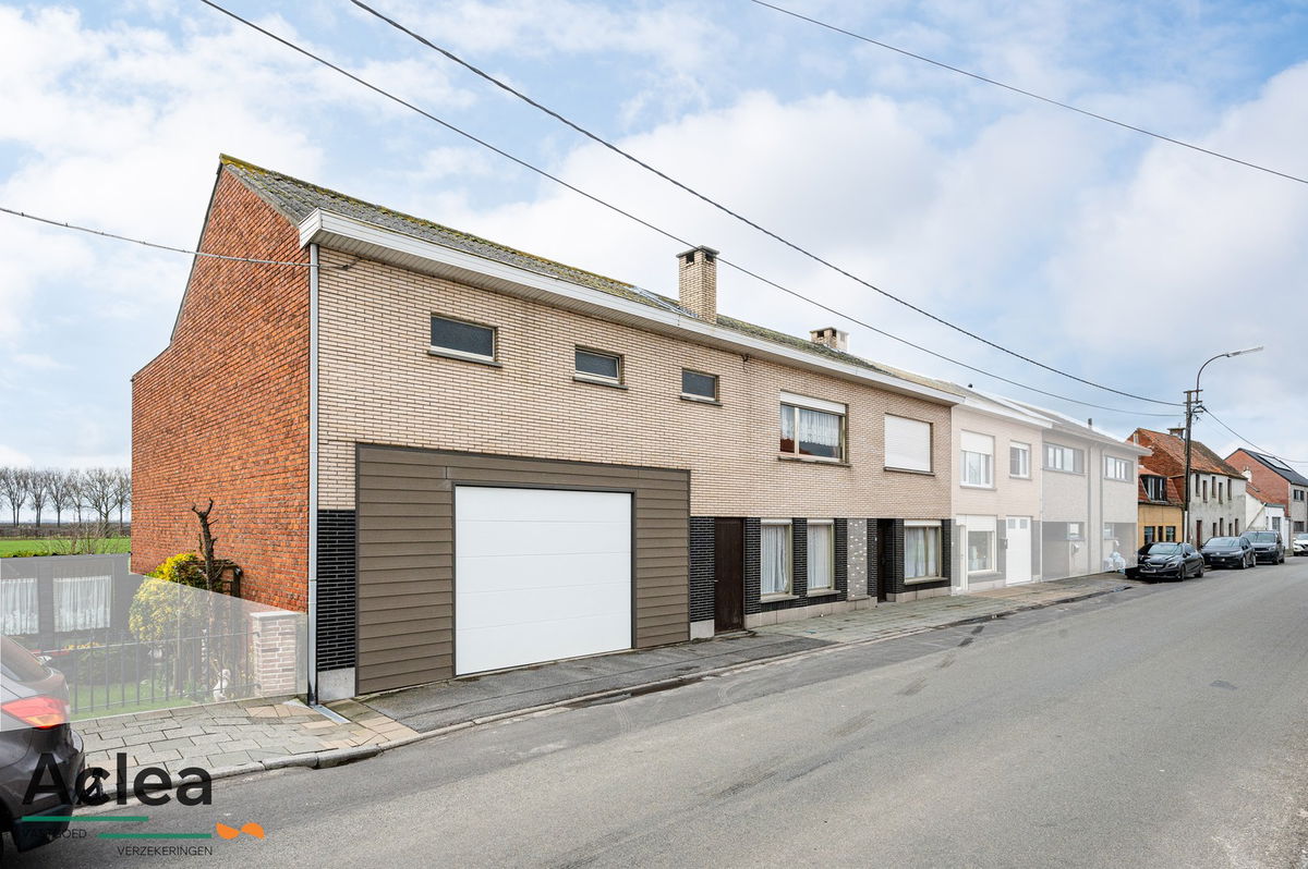 Huis te koop in Boekhoute 9961 220000.00€ 3 slaapkamers 174.00m² - Zoekertje 277945