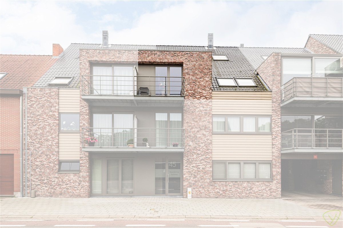 Appartement te  koop in Oosteeklo 9968 265000.00€ 3 slaapkamers m² - Zoekertje 1343367