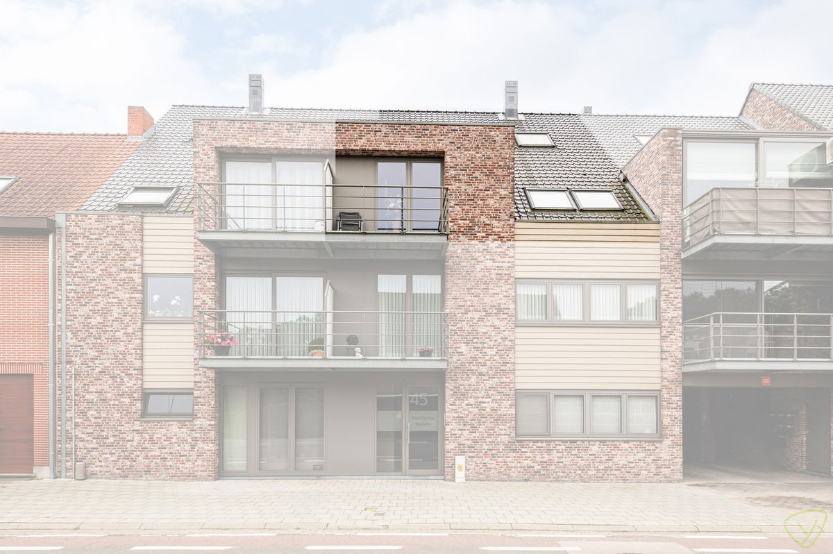 Appartement te koop in Oosteeklo 9968 265000.00€ 3 slaapkamers m² - Zoekertje 277970