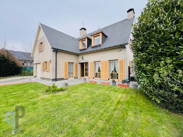 Huis te  koop in Zwalm 9630 469000.00€ 4 slaapkamers 264.00m² - Zoekertje 1346075
