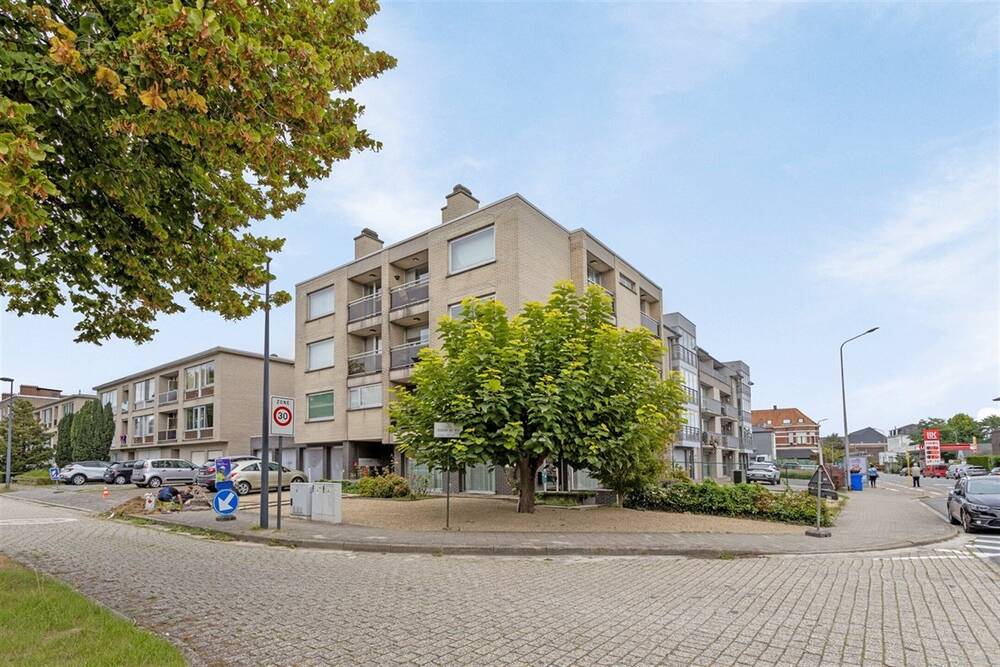 Appartementsgebouw te  koop in Sint-Amandsberg 9040 1550000.00€ 14 slaapkamers 707.00m² - Zoekertje 1346085