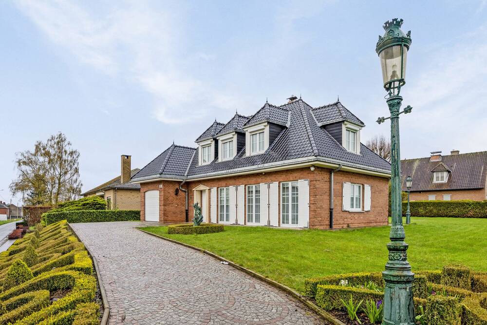 Villa te  in Vlezenbeek 1602 689000.00€ 5 slaapkamers 200.00m² - Zoekertje 1349190