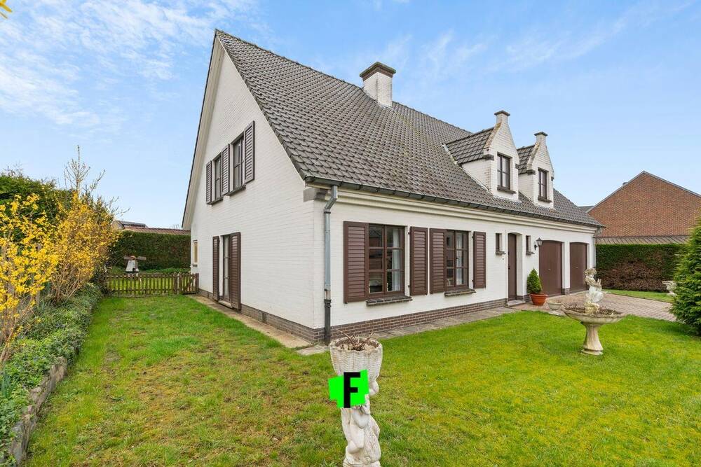 Huis te  koop in Sint-Lievens-Houtem 9520 419000.00€ 4 slaapkamers 265.00m² - Zoekertje 1351726