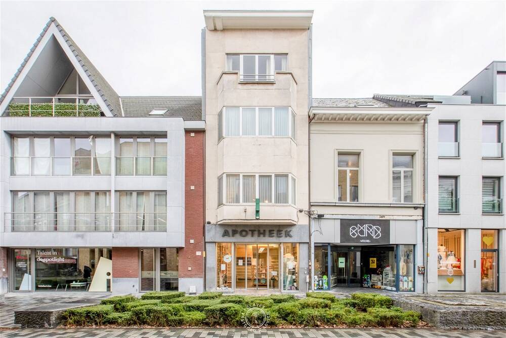 Commerciële ruimte te  koop in Sint-Niklaas 9100 295000.00€ 6 slaapkamers 378.00m² - Zoekertje 1352441