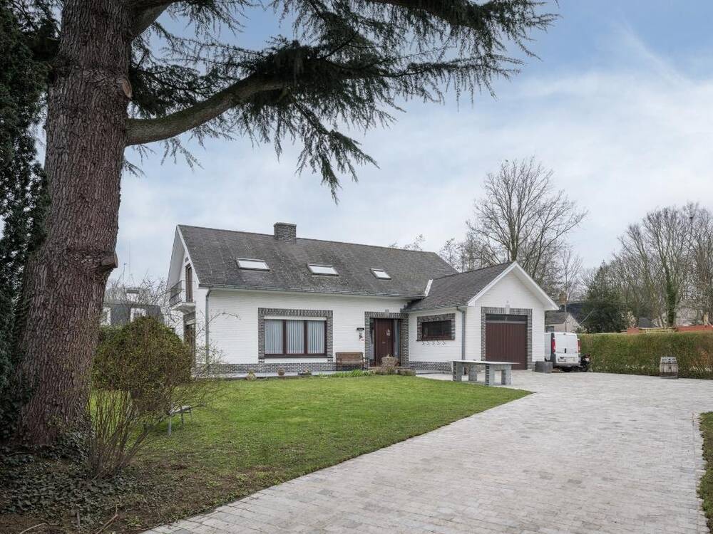 Huis te  koop in Sint-Denijs-Westrem 9051 850000.00€ 6 slaapkamers 276.00m² - Zoekertje 1356133