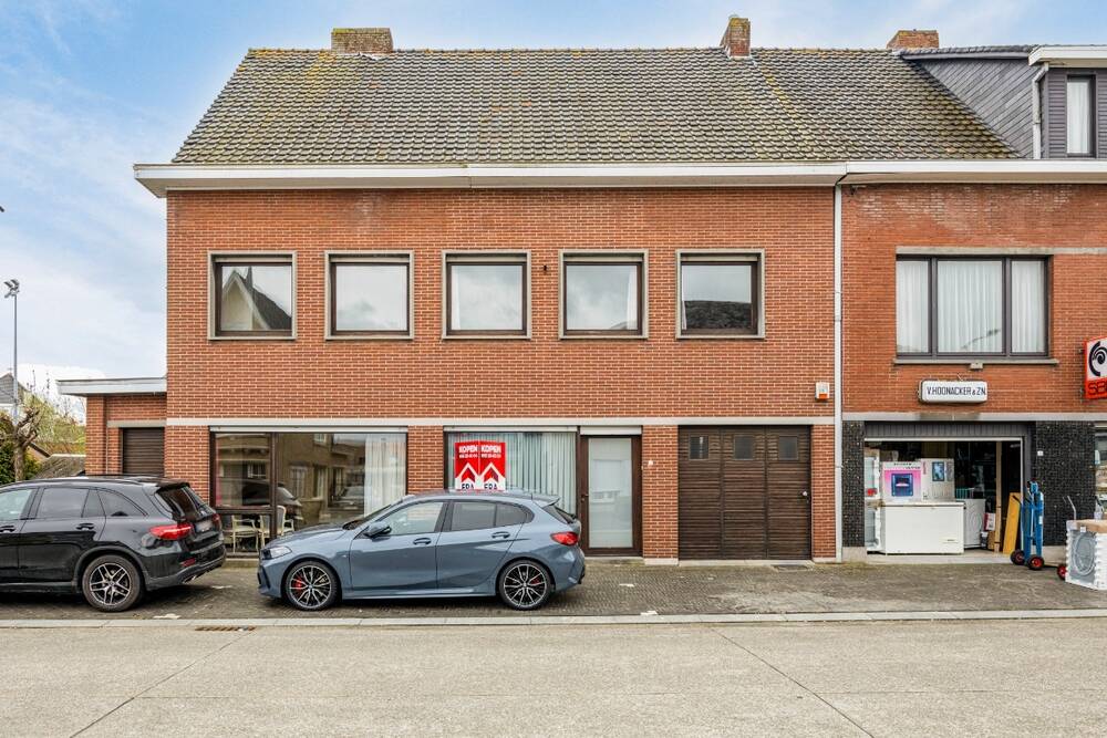 Huis te  koop in Kruishoutem 9770 335000.00€ 4 slaapkamers 320.00m² - Zoekertje 1355781