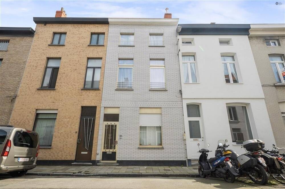 Huis te  koop in Gentbrugge 9050 328000.00€ 4 slaapkamers 189.00m² - Zoekertje 1360867