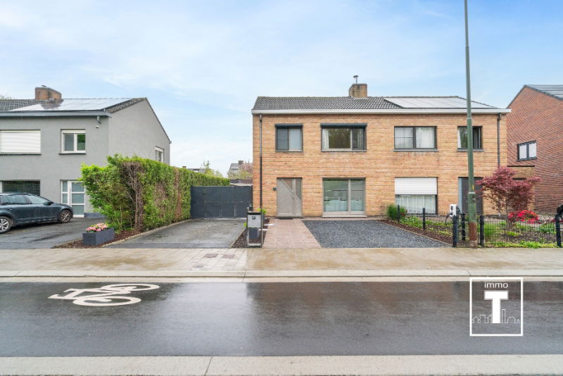 Huis te koop in Melle 9090 374000.00€ 4 slaapkamers 145.00m² - Zoekertje 278181
