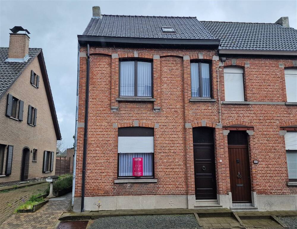 Huis te  koop in Oudegem 9200 235000.00€ 3 slaapkamers m² - Zoekertje 1361630