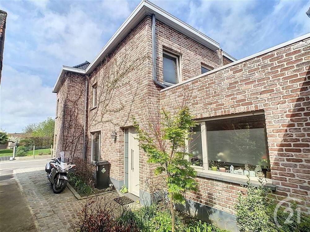 Huis te  koop in Schendelbeke 9506 335000.00€ 3 slaapkamers 157.00m² - Zoekertje 1380841